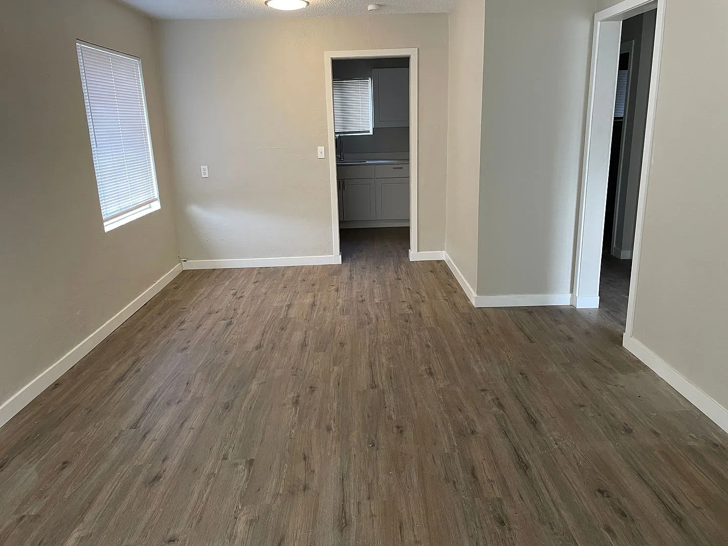207 & 223 N Hemlock St — Photo 1