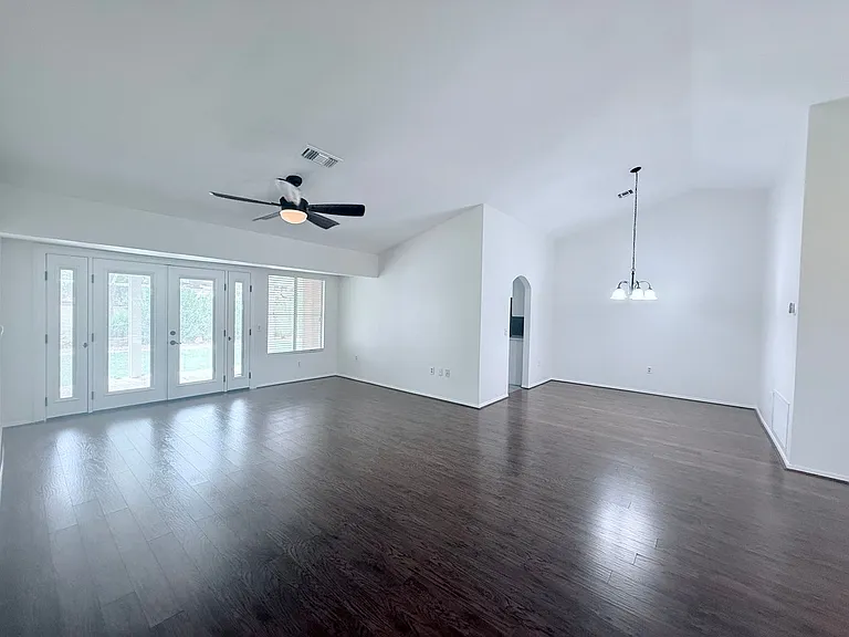 9709 Blue Bell Dr — Photo 5