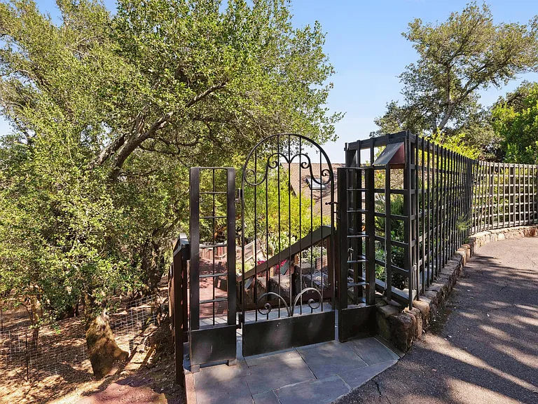 1090 Bart Rd — Photo 68