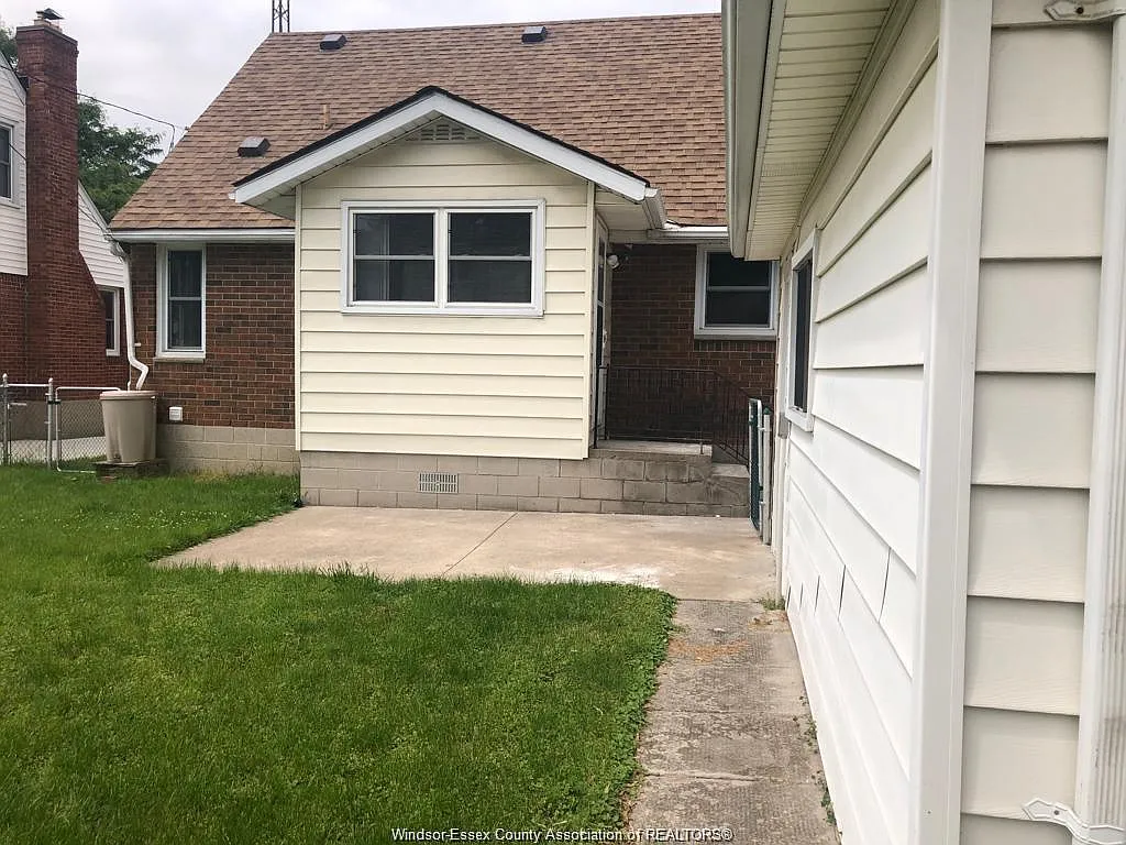 5 bed, $2,700 — Photo 4
