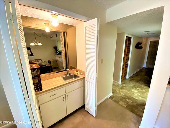 4th image of 8494 Ridgewood Ave APT 4405
