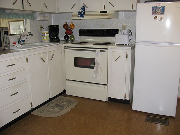3rd image of 3415 Hopi Dr
