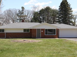 813 Nichols Rd, Auburn Hills, MI 48326