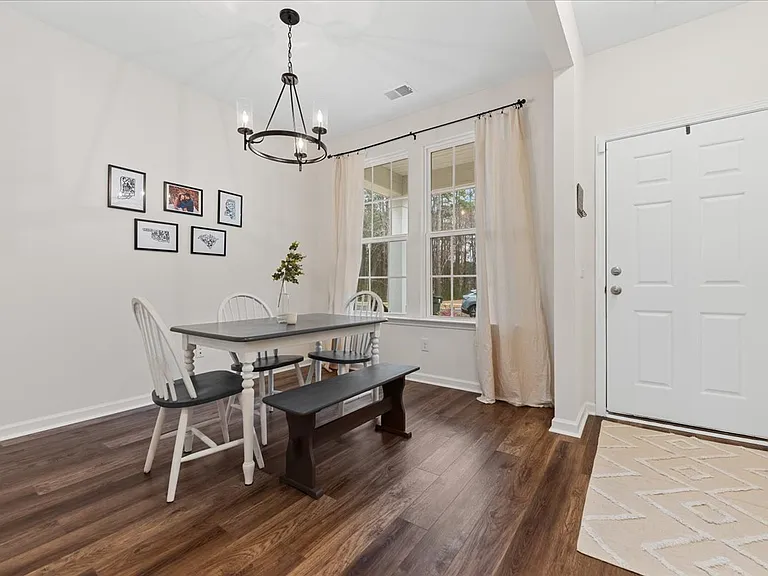 128 Caleb Ct — Photo 6
