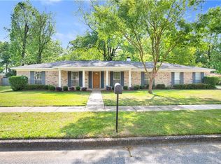 2205 Woodhillcrest Dr, Mobile, AL 36609