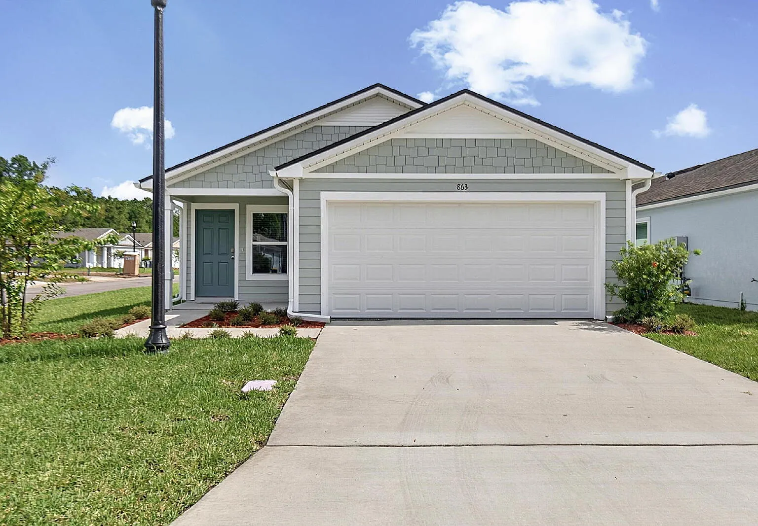 3 bed, 2.0 bath, 1400 sqft, $1,995 — Photo 1