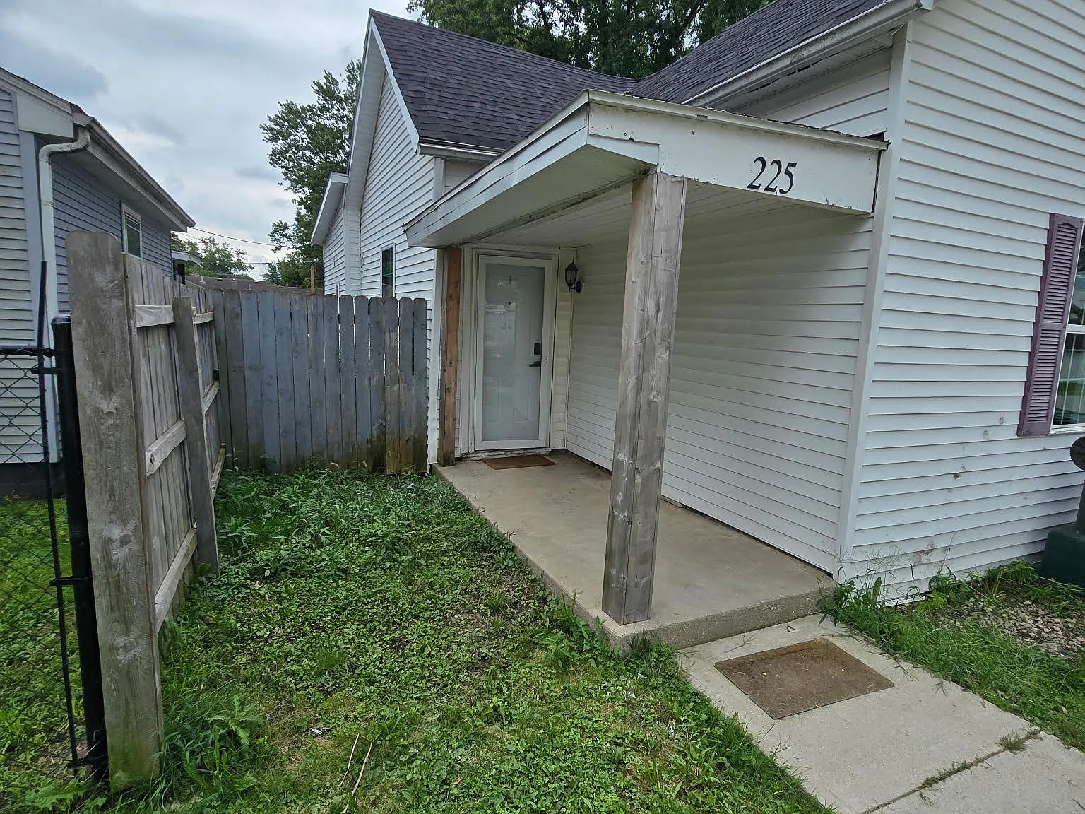 225 e 24th st muncie — Photo 1