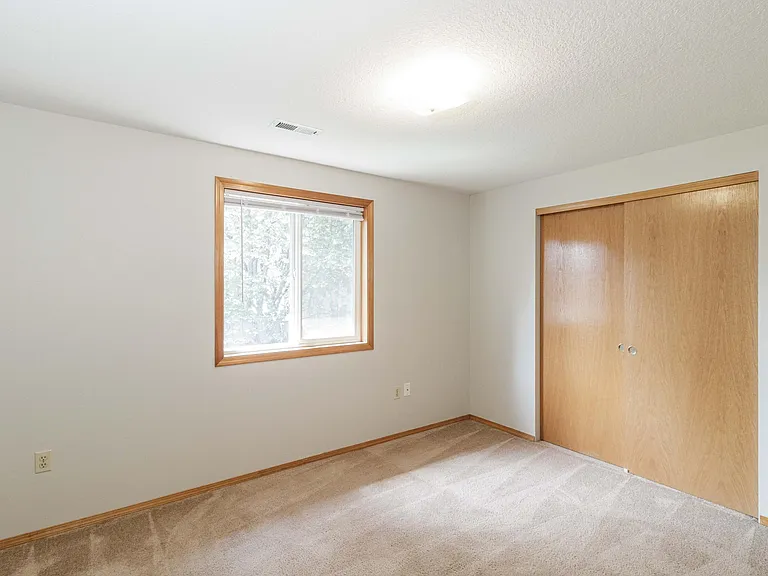 15709 NE 12th Way — Photo 27