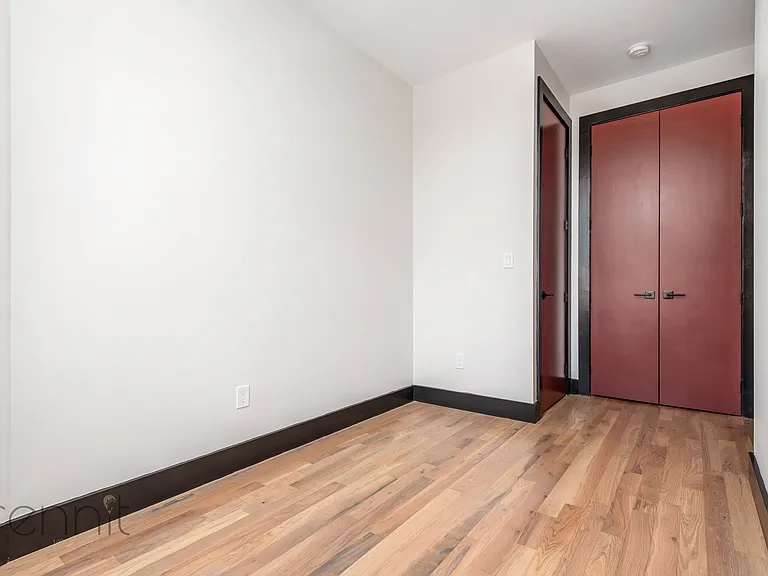 127 Thames St #3L — Photo 6