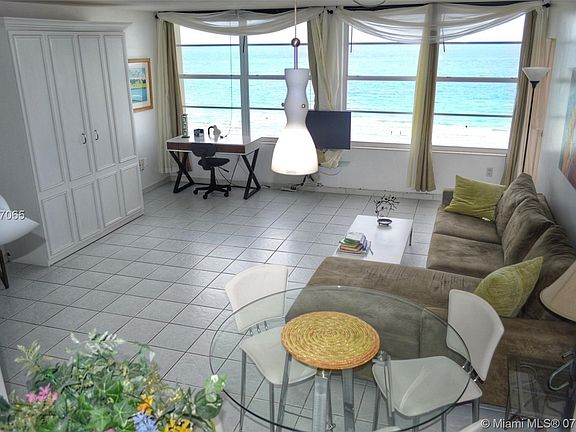 5th image of 2899 Collins Ave APT 1439