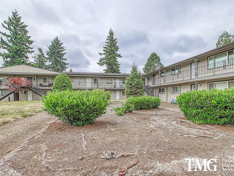 Jackson Court Apartments — Photo 1