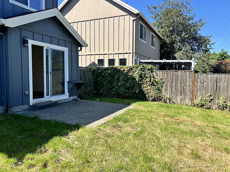 4059 Thoroughbred Ave SE — Photo 7