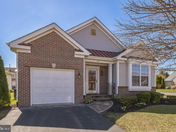 130 Stonehaven Ln, Hainesport, NJ 08036