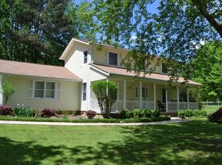 906 Old Cumming Rd, Buford, GA 30518