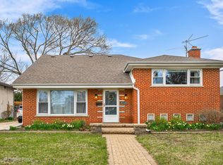 4048 W 105th St, Oak Lawn, IL 60453