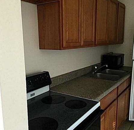 5th image of 5861 NE 18th Ave