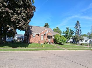 922 N Pine St, Davenport, IA