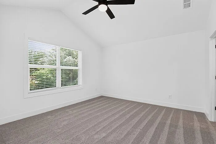 310 E Talleyrand Ave — Photo 22