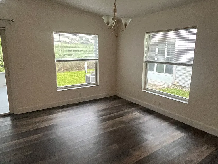 1321 Wayne Ave — Photo 3