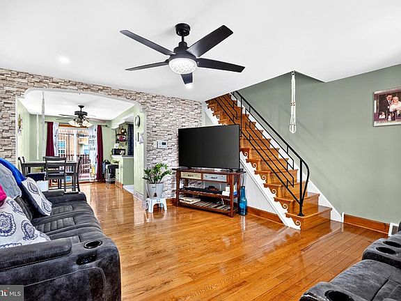 2nd image of 4557 Tudor St