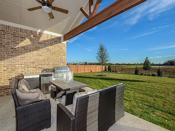 *This image is a model home and is used as a representation of the floorplan for the listed address.