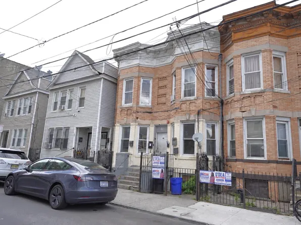 40 Bartholdi Ave, Jersey City, NJ 07305