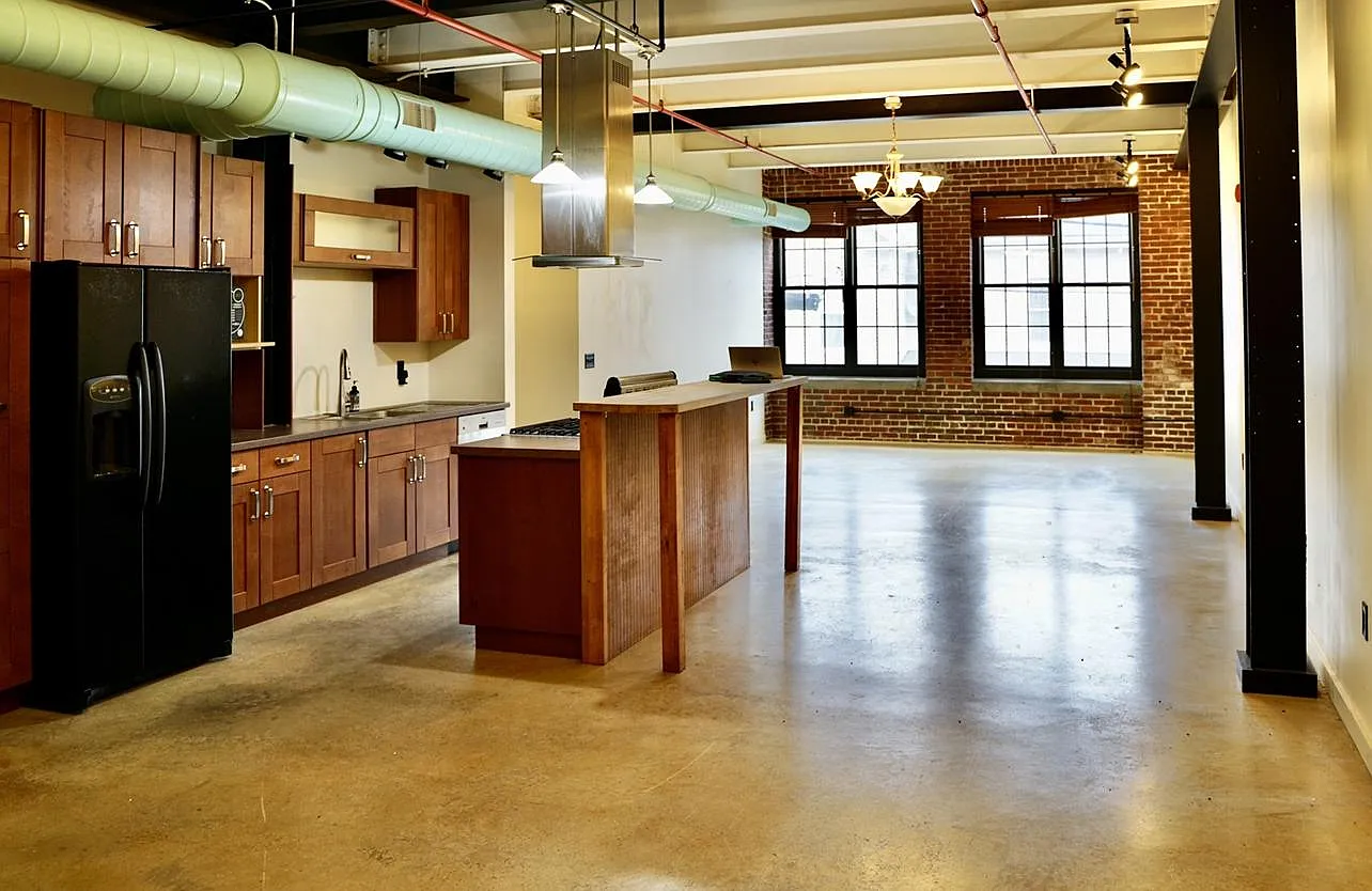 2 bed, 1387 sqft, $2,595 — Photo 1