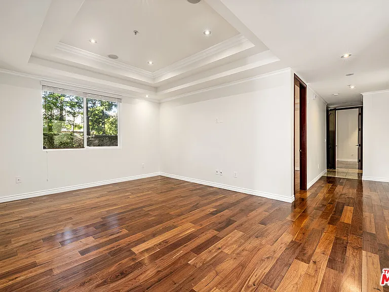 632 N Kings Rd #101 — Photo 3