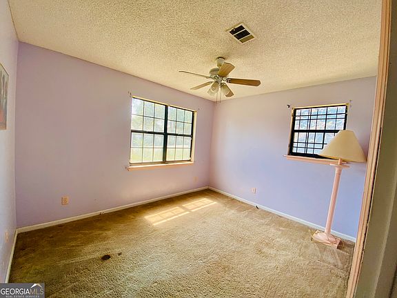 5th image of 4014 Jeffersonville Rd