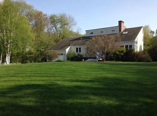 542 Sugar Rd, Bolton, MA 01740