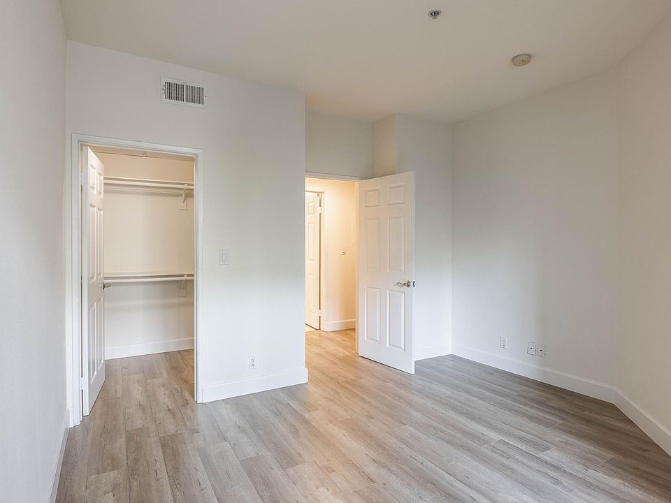 1st image of 620 S Gramercy Pl APT 204