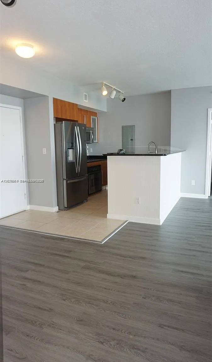 One Miami West Condo — Photo 3