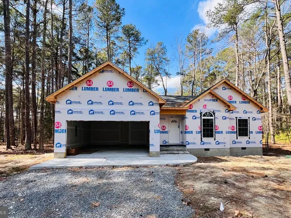 106 Erica Dr, Montross, VA 22520