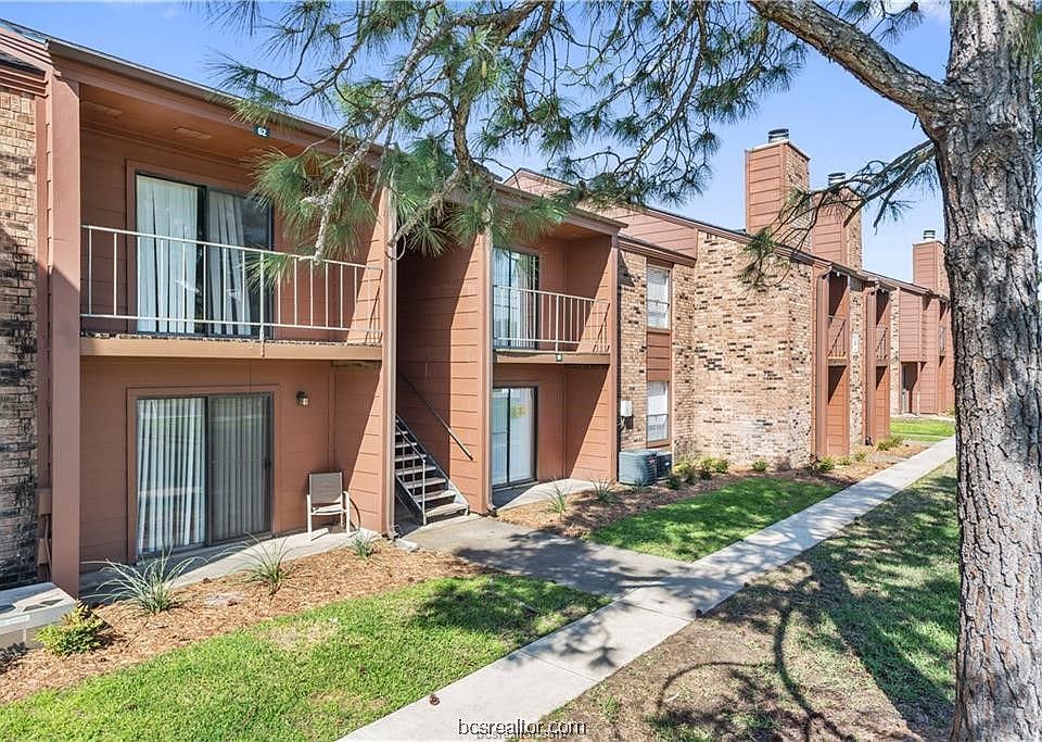 1st image of 904 University Dr E #61