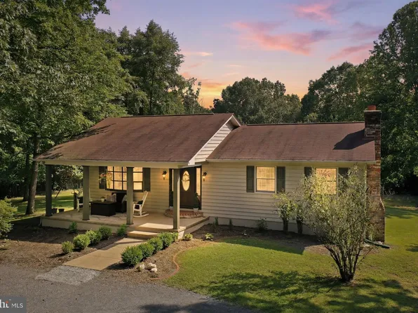 78 Lizzie Mills Rd, Castleton, VA 22716