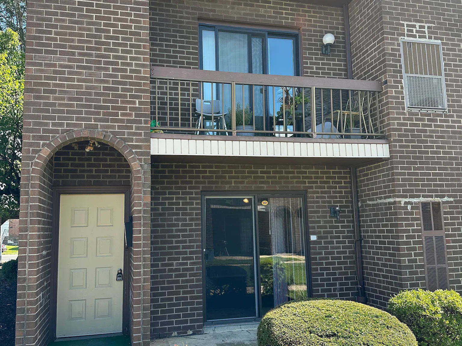 2 bed, 1000 sqft, $1,650 — Photo 1