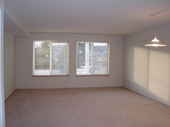 3rd image of 1800 Eastlake Ave E APT 307