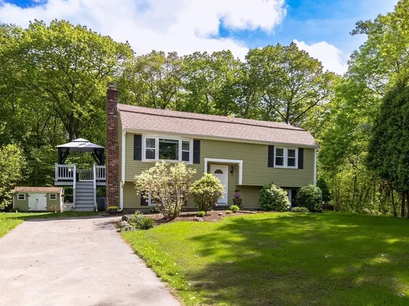 43 Sargent Cir, Attleboro, MA 02703