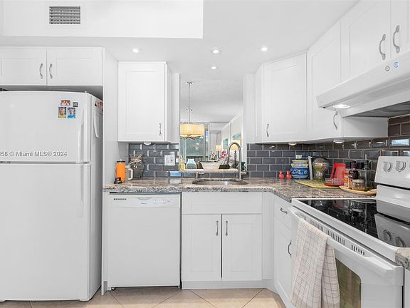 4th image of 7684 NW 18th St APT 305
