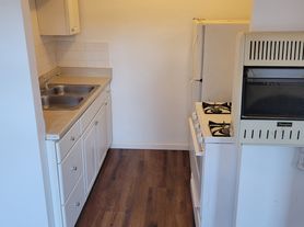 3561 Itaska Units 101-304 - 301