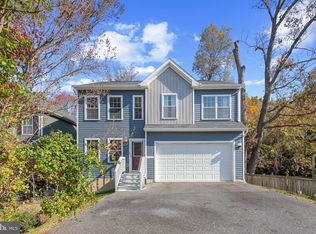 7725 Woodlawn Ave, Pasadena, MD