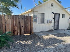 434 S Buena Vista St, Hemet, CA