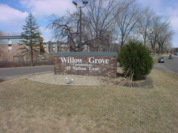 35 Nathan Ln N APT 216, Plymouth, MN 55441