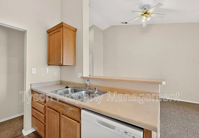 4209 Ridgeway Ct SE #D — Photo 11