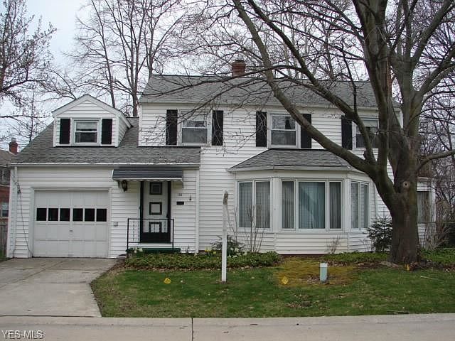1st image of 90 Lake Edge Dr
