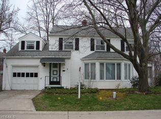 90 Lake Edge Dr, Euclid, OH 44123