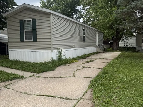7900 79th Ave W #113, Rock Island, IL 61201