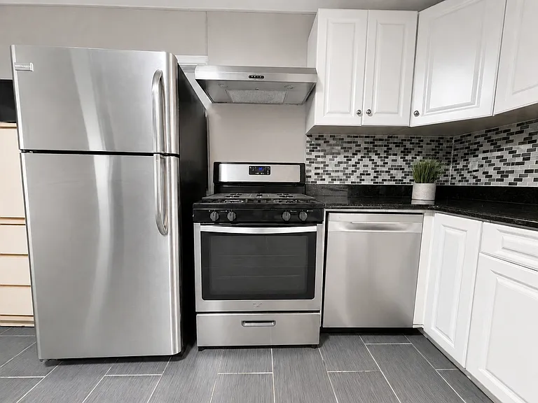 758 W End Ave #1 — Photo 3