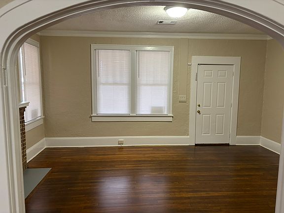3rd image of 2604 Highland Ave