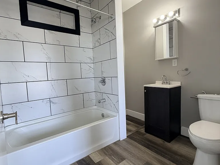 822 E River Dr #2 — Photo 8